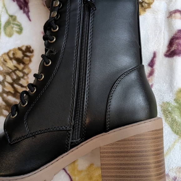 Soda Black Chunky Heel Lace-Up Boots - Picture 4 of 10